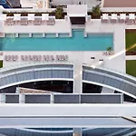 Hilton Surfers Paradise Hotel & Residences