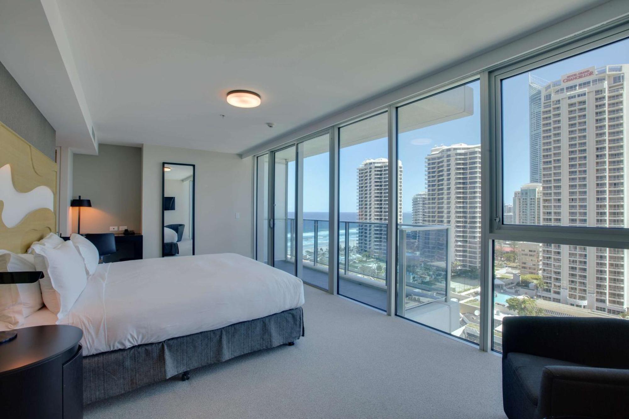 Hilton Surfers Paradise & Residences 5* Gold Coast