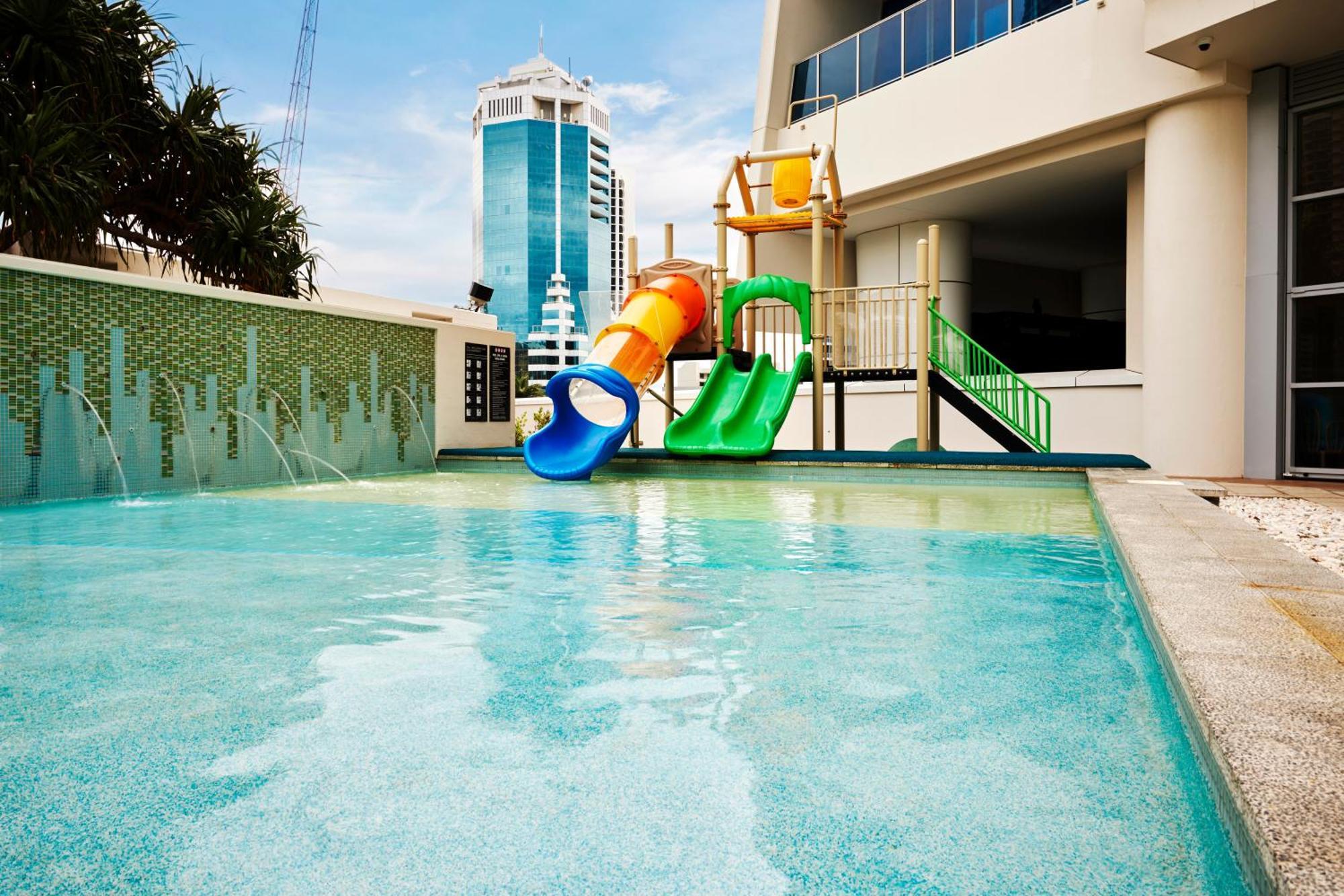 Resort Hilton Surfers Paradise & Residences 5*