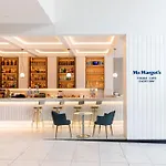 Hilton Surfers Paradise Hotel & Residences